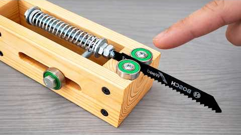 65-Year-Old Carpenter Turned a Simple Saw Blade Into a Genius Woodworking Tool?